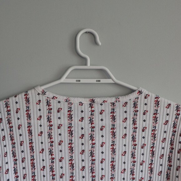 Huntington Ridge Women's Sz S/M Floral Button Down Crew Short Sleeve T-Shirt Top - Picture 7 of 9